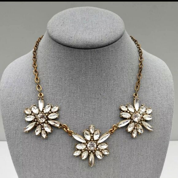 J. Crew Necklace Statement Bib Crystal Flower Pendants Gold Tone Chain 16 Inch - Picture 1 of 9
